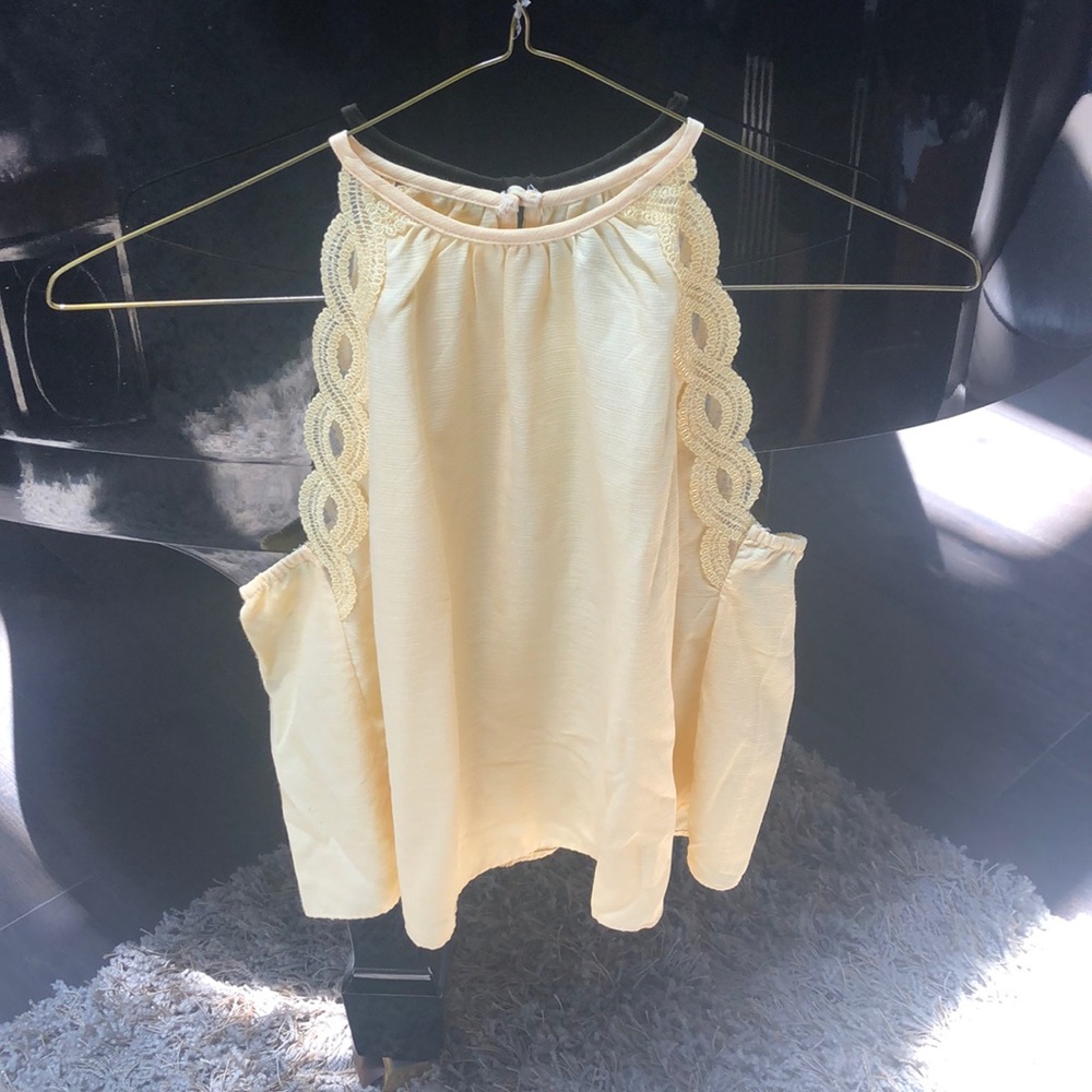 XS Yellow top